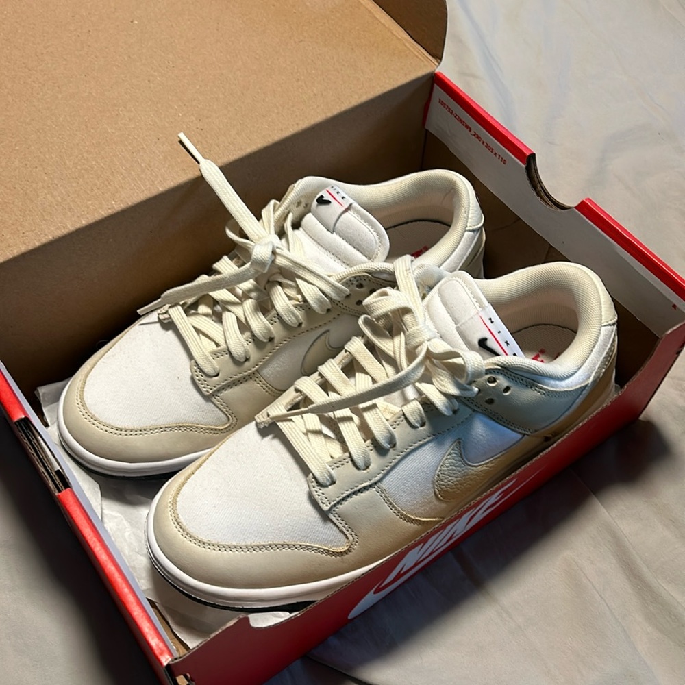 like new only tried on Nike Dunk Low LX white / coconut milk/ black size 8.5 W